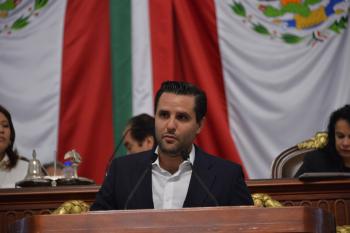 Congreso garantiza permanencia y conclusión de educación a madres adolescentes