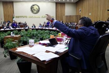 Multa INE a Morena por no transparentar información