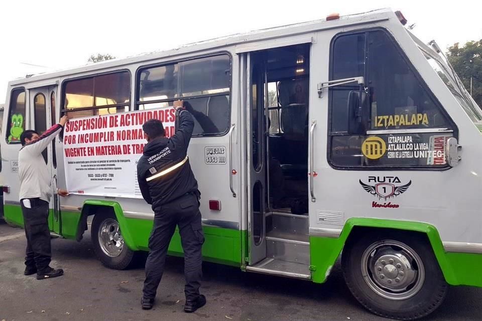 Sancionan a microbuses por presentar irregularidades