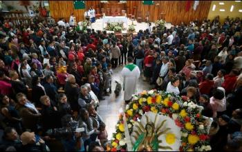 Suman 131 muertos por explosión en ducto de Pemex