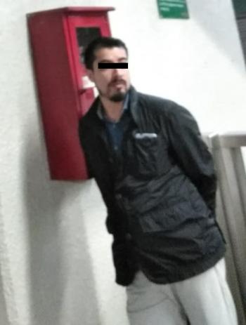 Auxilian Policías a pasajera del metro y detienen a un hombre acusado de realizarle tocamientos
