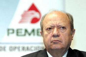 Denuncian a Romero Deschamps