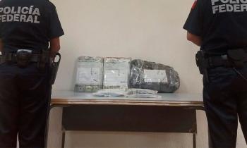 Detienen a hombre con más de 293 mil dólares