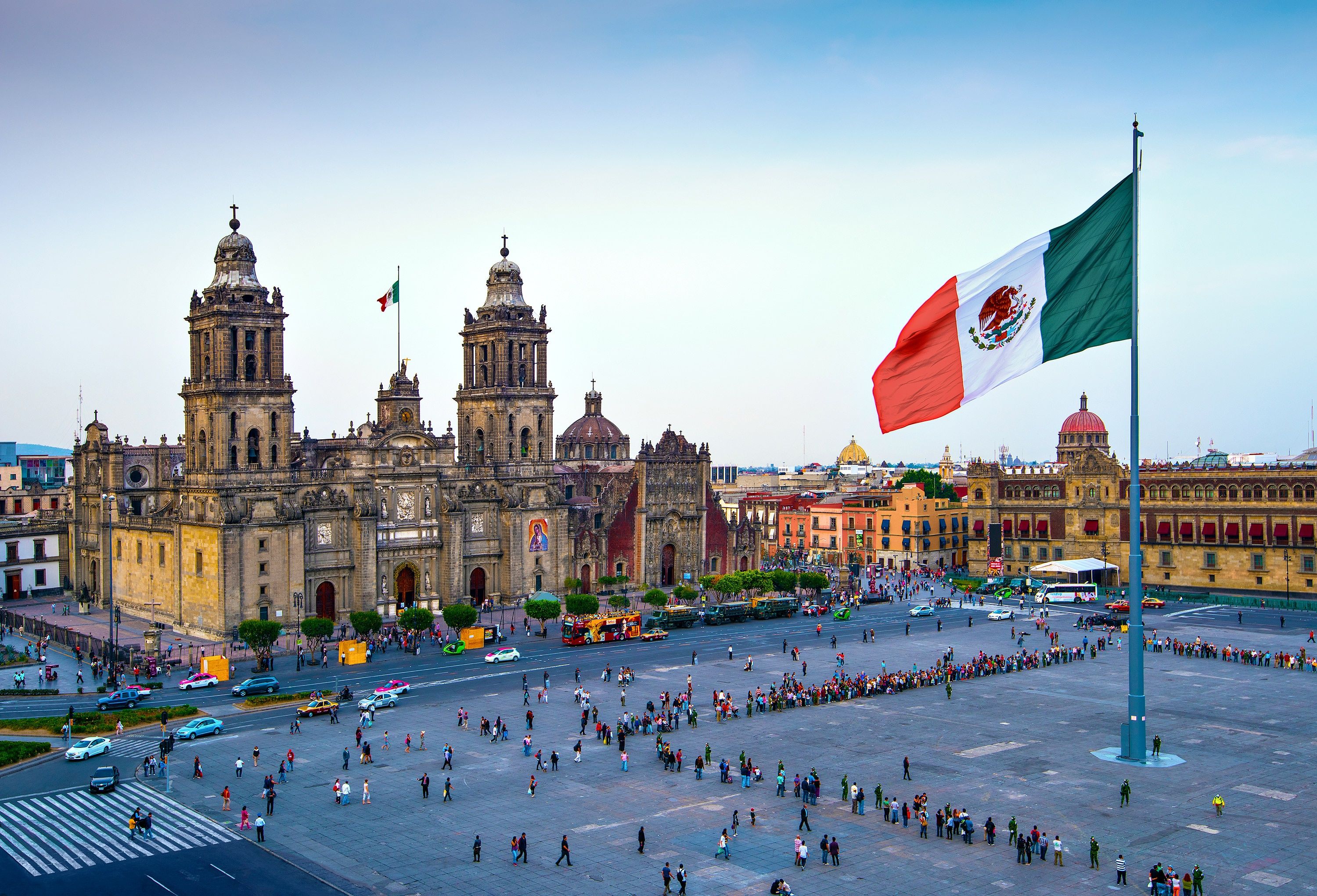 Asegura AMLO mayor crecimiento de México que Banxico
