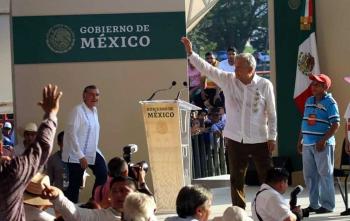Apócrifo documento de abucheos: AMLO