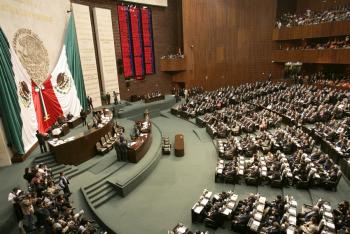 Piden diputadas a AMLO respetar presupuesto para mujeres