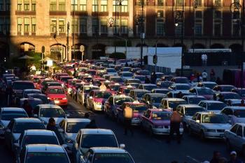 Piden taxistas respuesta de Sheinbaum sobre apps