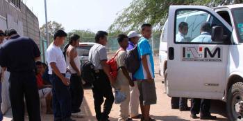 Rescatan a 51 inmigrantes en Nuevo león