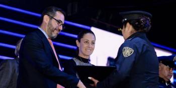 Anuncia Sheinbaum aumento de salario a policías