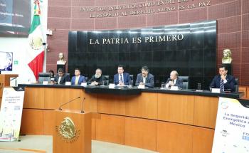 México no debe seguir anclado a la producción petrolera: senador Fócil Pérez