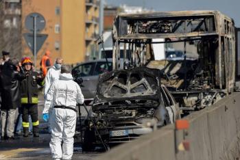 En Italia, secuestran autobús con pasajeros