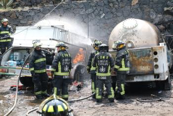 Inician Carpeta de Investigación Ministerial por flamazo de Pipa de Gas en San Antonio Tecómitl, Milpa Alta