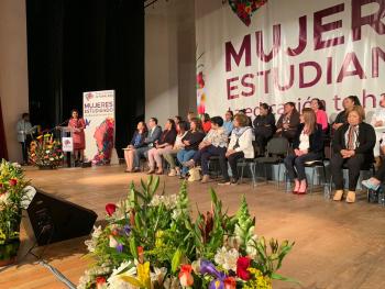 En Iztapalapa becarán a mujeres mayores de 30 años