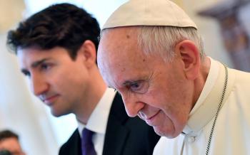 Canadá pide a Papa disculparse con indígenas