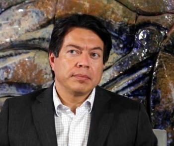 Pactan reforma educativa fuera de San Lázaro