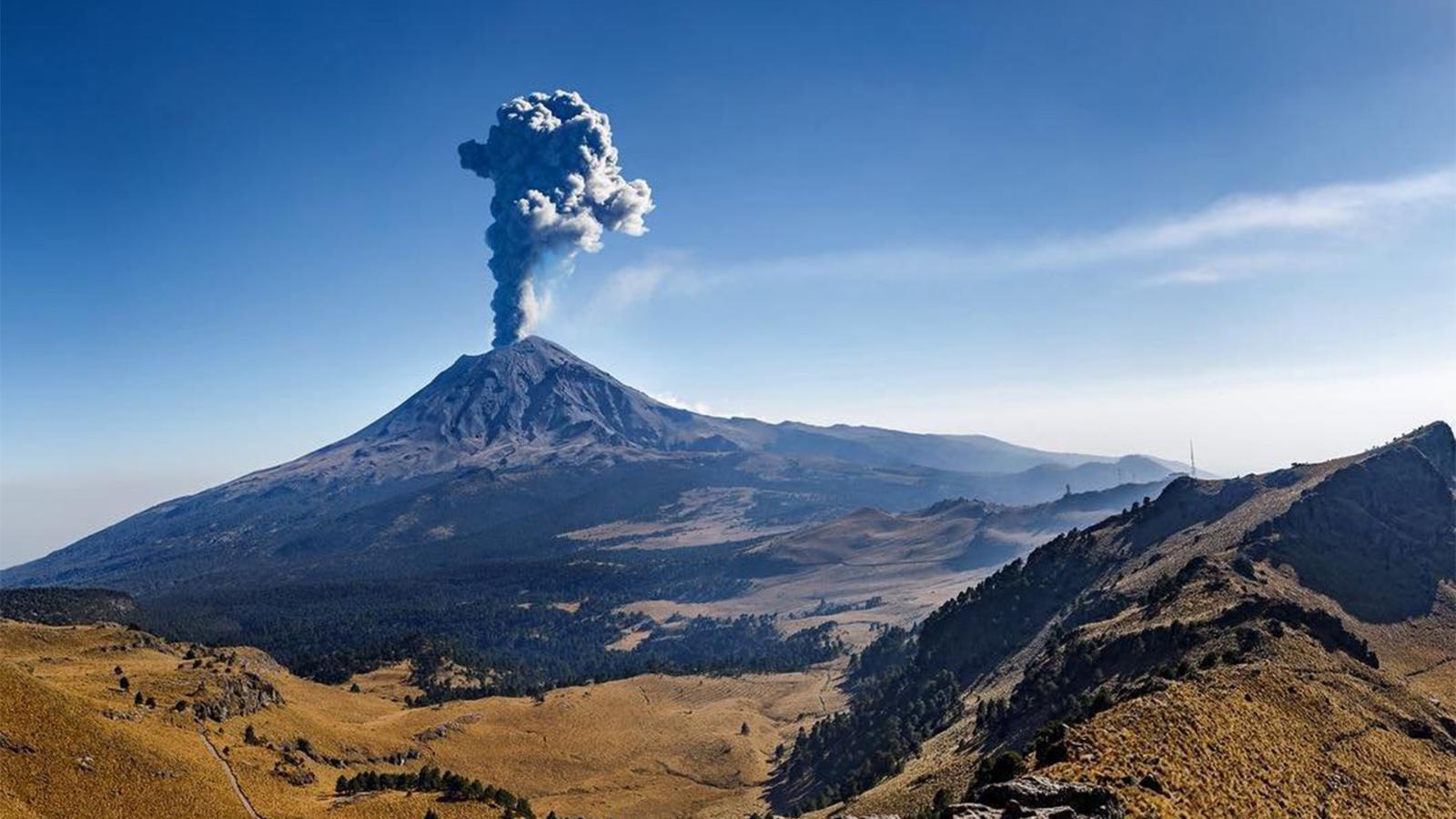 Registra fuerte explosión el Volcán Popocatépetl