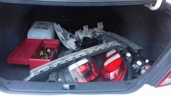 Remiten a tres por robo de autopartes 