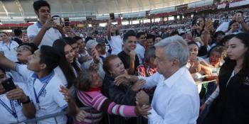 Asegura AMLO que las estancias infantiles continuarán