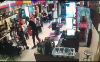 Roba a comensales en menos de 1 minuto en Azcapotzalco