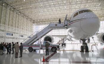 Alistan venta de flota aérea