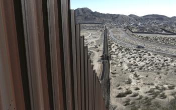 EU construye muro en la frontera con México
