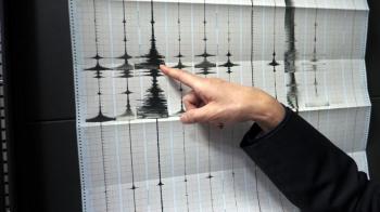 Alertan posible tsunami en Indonesia por sismo de 6.8 grados