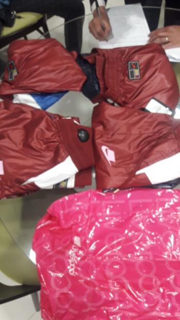 Policías de la PBI de la SSC presentan al Ministerio Público a dos implicados por robo a tienda departamentales