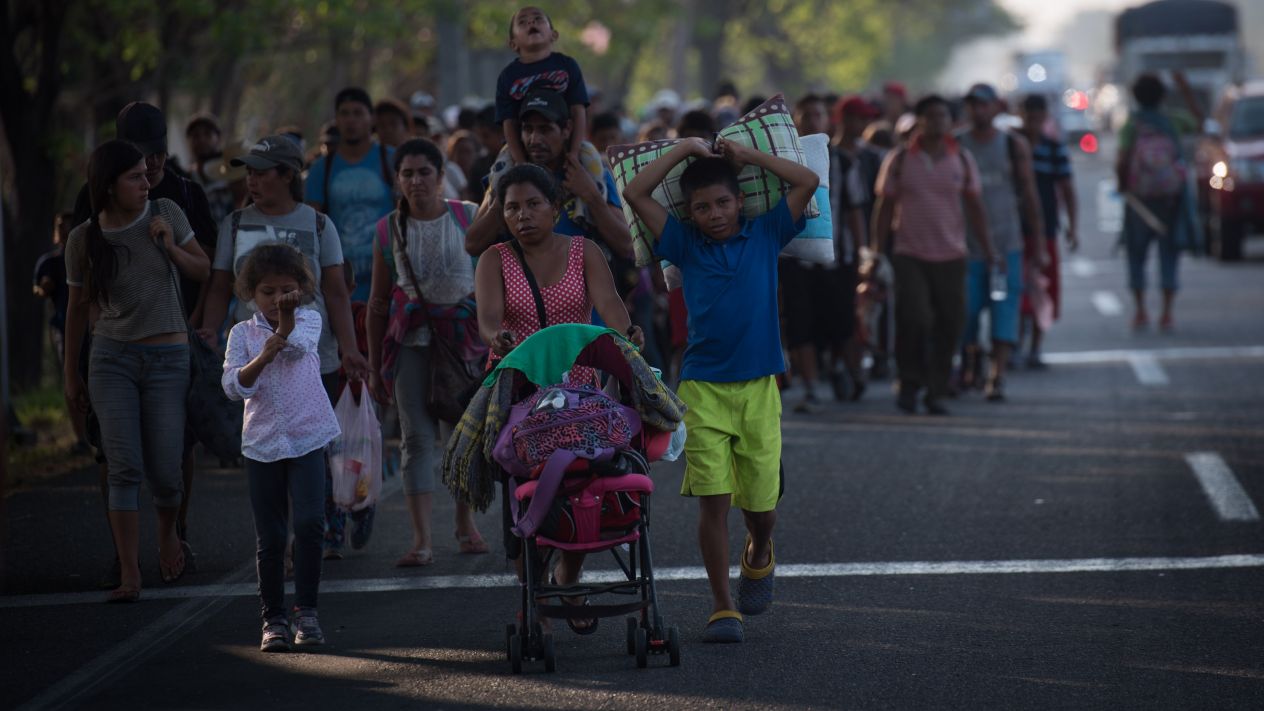 Avanza caravana con más de 2 mil migrantes en Chiapas
