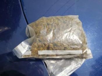 Policías de la SSC detuvieron a dos hombres por portación de arma de fuego y posesión de presunta droga