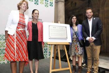 Devela Gobierno Capitalino Placa de la Red Latinoamericana de ciudades Arcoíris