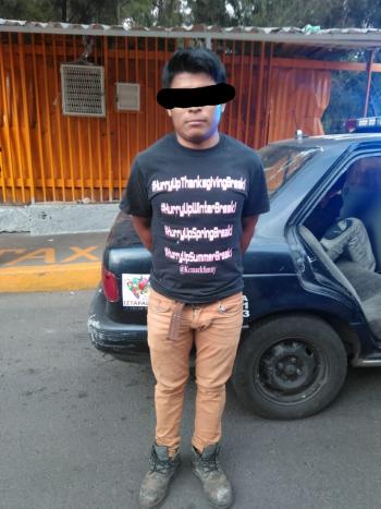 Policías de la PA de la SSC aprehendieron a un hombre que portaba un machete en Iztapalapa