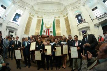 Entrega el Congreso la Medalla al Mérito Deportivo a seis destacados deportistas