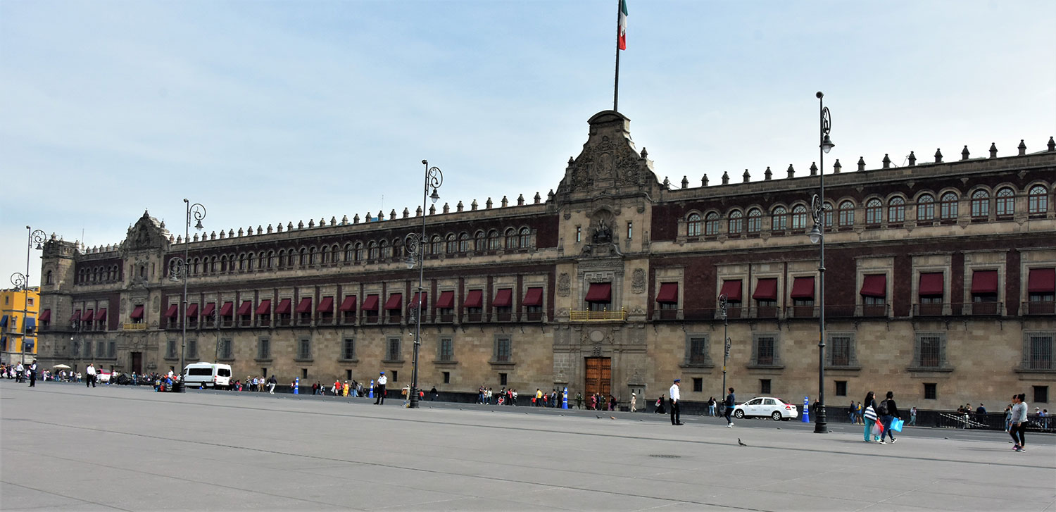 Diseccionan las capas del tiempo de Palacio Nacional en Coloquio de Arqueología Histórica
