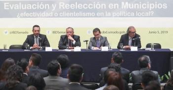Analizan investigadores reelección electoral de alcaldes y legisladores