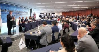 Solicita Ricardo Monreal cuidar los derechos humanos y no criminalizar la migración