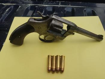 Policías de la PA de la SSC detienen a un Joven por presunto robo a transporte público en Iztapalapa