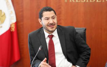Plantea Martí Batres reducir de 25 a 21 años la edad para poder ser senador