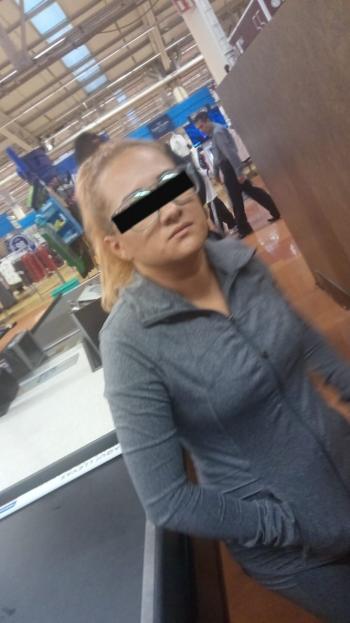 Policías de la SSC presentan al Ministerio Público a una Mujer presuntamente implicada con Robo a Negocio