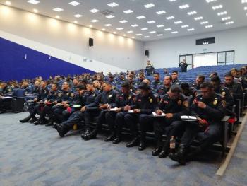Policías de la SSC se capacitan para reforzar sus conocimientos en la revisión de vehículos 