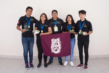 Triunfan Politécnicos en torneos de robótica