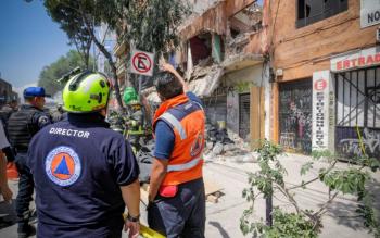 Alcaldía Benito Juárez atiende emergencia por derrumbe de inmueble ubicado en Tlalpan 1261