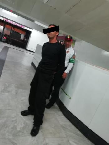 Elementos de la PBI de la SSC arrestaron a un Hombre por Portación de un Arma Blanca en la Estación Salto del Agua