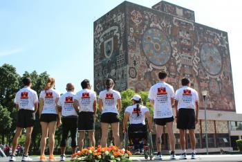 Medalla y playera del Maratón Ciudad de México Telcel 2019 realizan un reconocimiento a la Biblioteca Central de la UNAM
