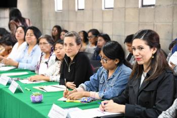 Imparten taller para fortalecer liderazgo de mujeres indígenas
