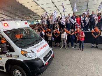 Entrega Clara Brugada 15 Ambulancias nuevas para agilizar atención prehospitalaria en Iztapalapa y salvar vidas