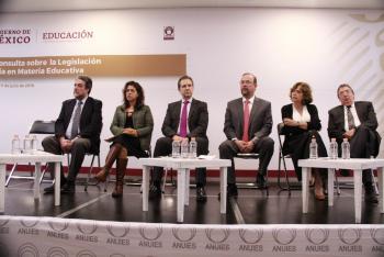 Contribuirán foros de consulta a una nueva y avanzada base jurídica para regir la educación del país: Esteban Moctezuma Barragán
