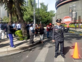 Policías de la PBI de la SSC apoyan en simulacro de incendio en la Bolsa Mexicana de Valores