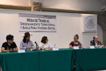 Exponen en foro la urgencia de poner un alto a la especulación inmobiliaria y garantizar el derecho a la vivienda