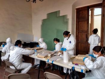 INAH fomenta cultura de la prevención en el manejo de acervos documentales