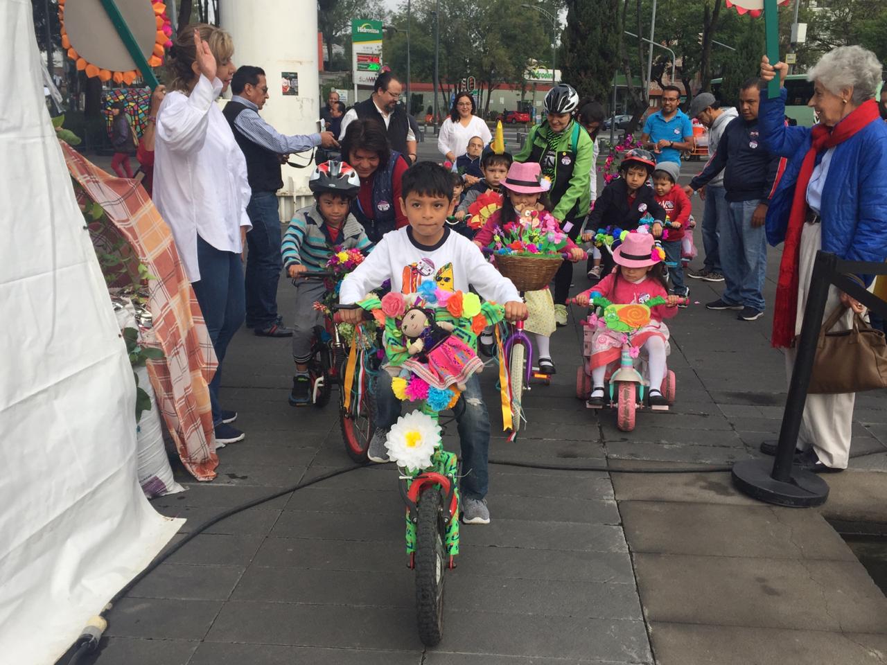 Rodada Floral y concurso de Bicicletas Floridas engalanan a la Feria de las Flores de San Ángel